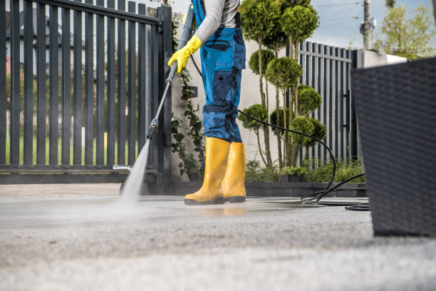 Best Driveway Pressure Washing  in Englewood, FL